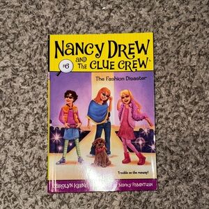 Nancy Drew and the Clue Crew: The Fashion Disaster Book